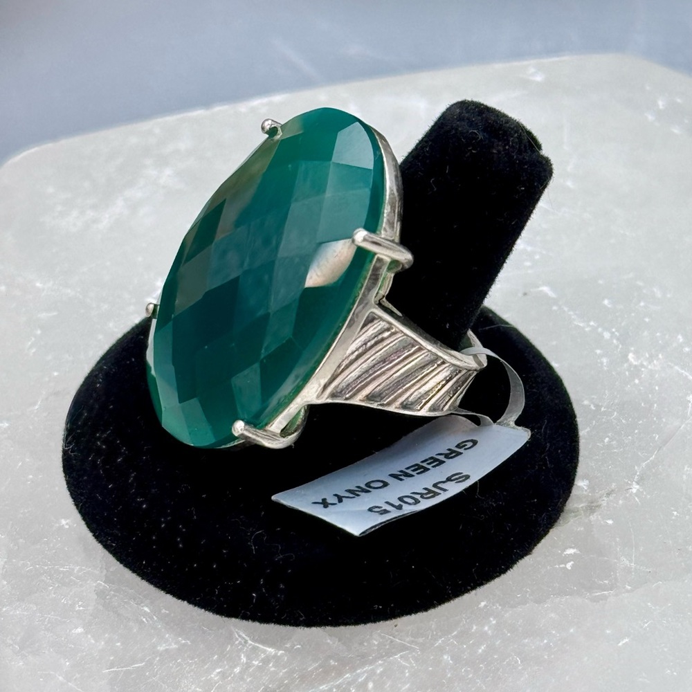 Elegant Green Onyx Gemstone Sterling .925 Ring - Picture 9 of 9